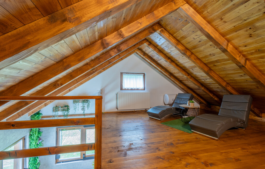 Semesterhus - Pozega - Brestovac , Kroatien - CCS085 22