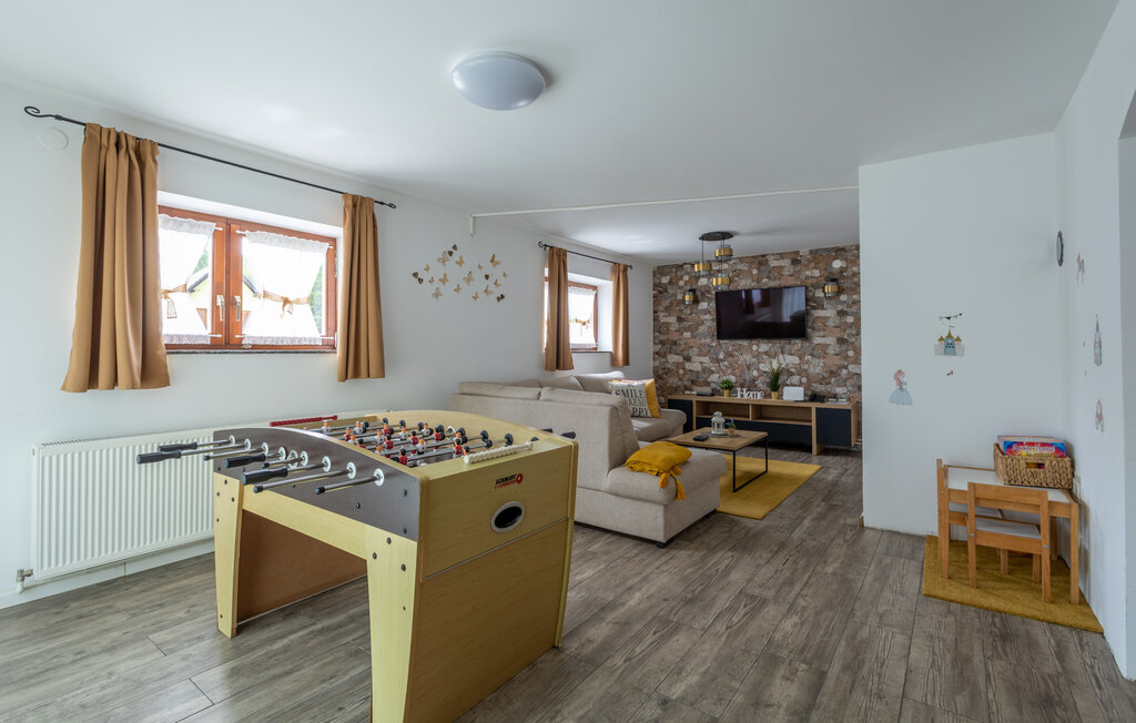 Semesterhus - Pozega - Brestovac , Kroatien - CCS085 17
