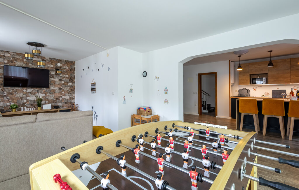 Semesterhus - Pozega - Brestovac , Kroatien - CCS085 18