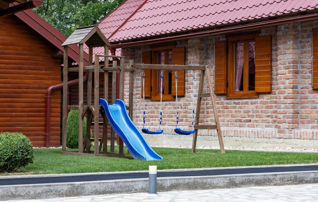 Semesterhus - Pozega - Brestovac , Kroatien - CCS085 13