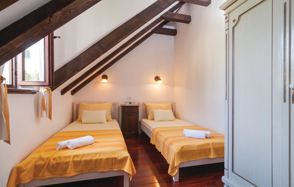 Ferienhaus - Brac-Nerezisca , Kroatien - CDB250 36