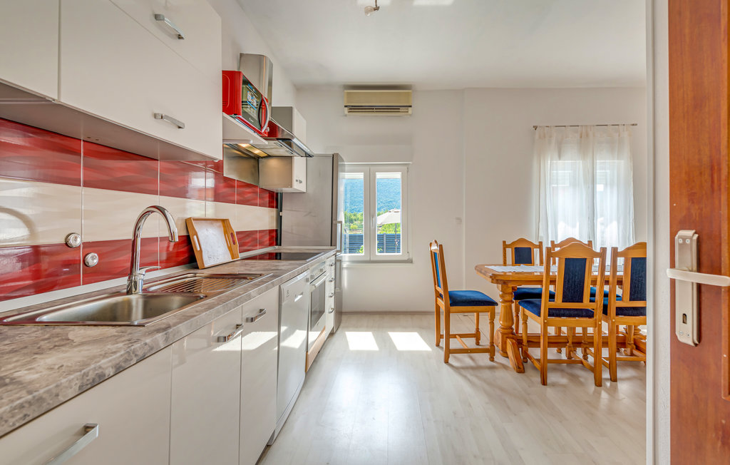 Semesterhus - Omis-Tugare , Kroatien - CDF651 23