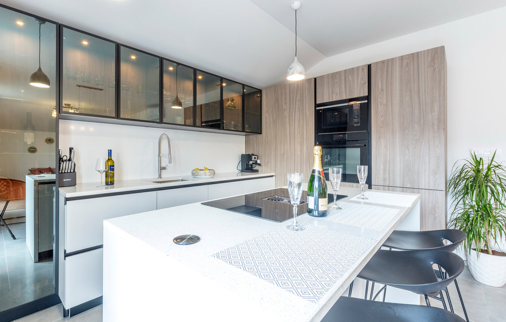 Semesterhus - Omis-Tugare , Kroatien - CDF651 24