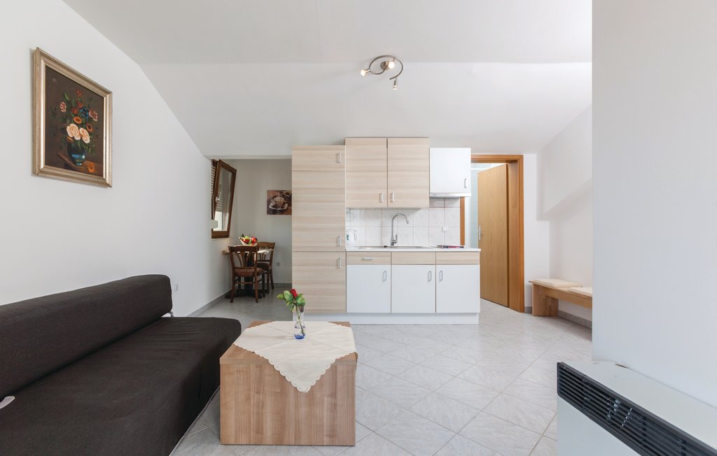 Apartment Okrug Gornji (CDF881)