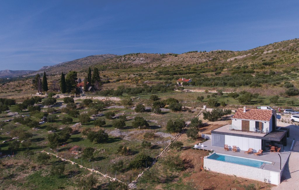 Vakantiehuis SibenikDonje Polje , Kroatië C Novasol