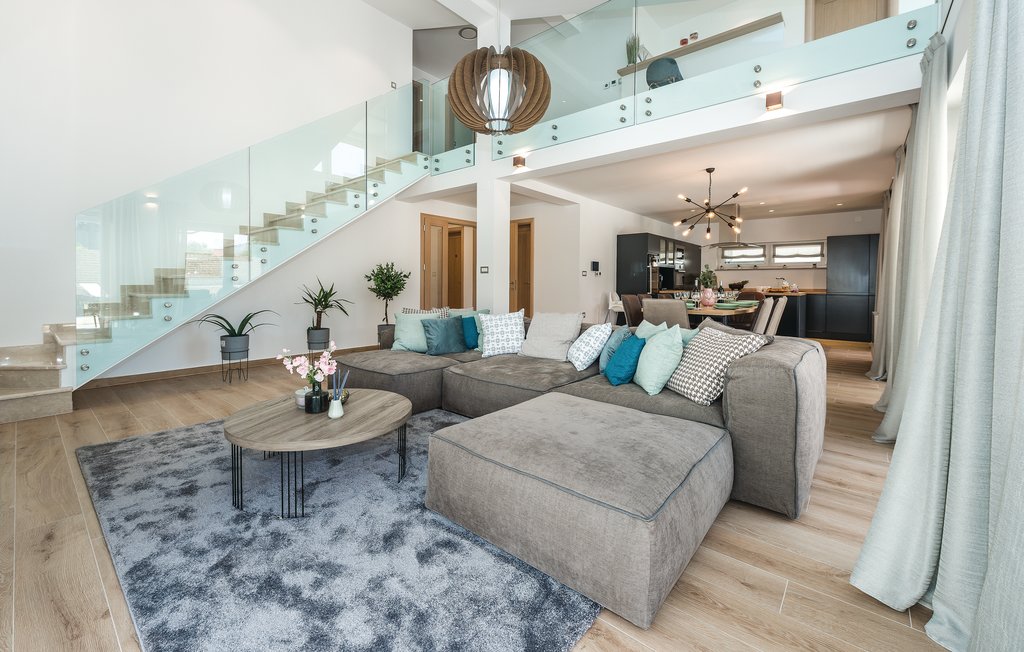 Semesterhus - Sibenik-Pirovac , Kroatien - CDJ655 2