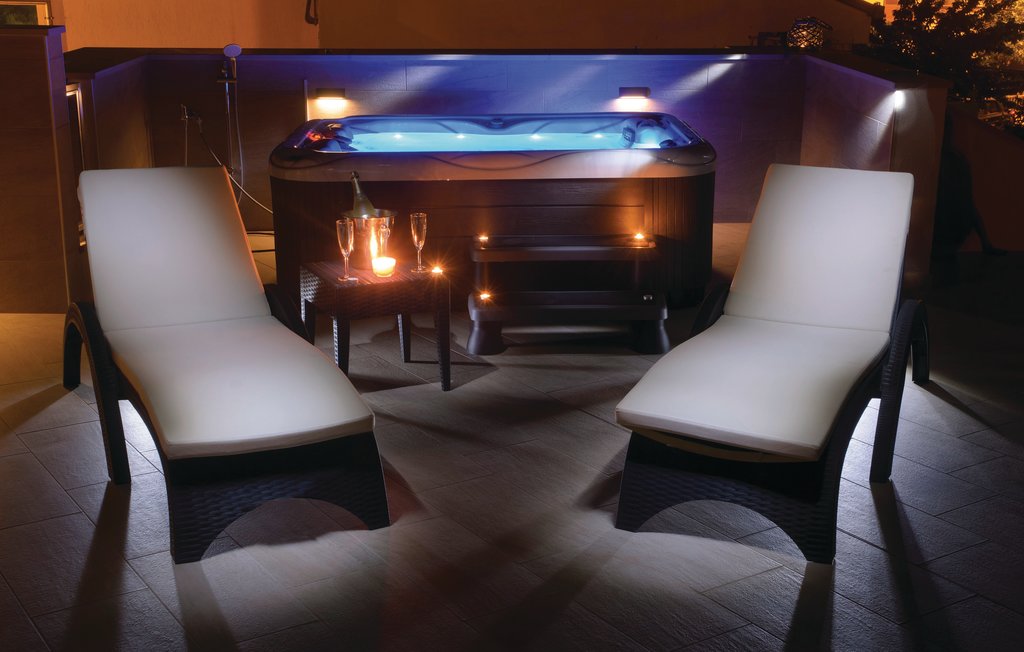 Semesterhus - Sibenik-Pirovac , Kroatien - CDJ655 17