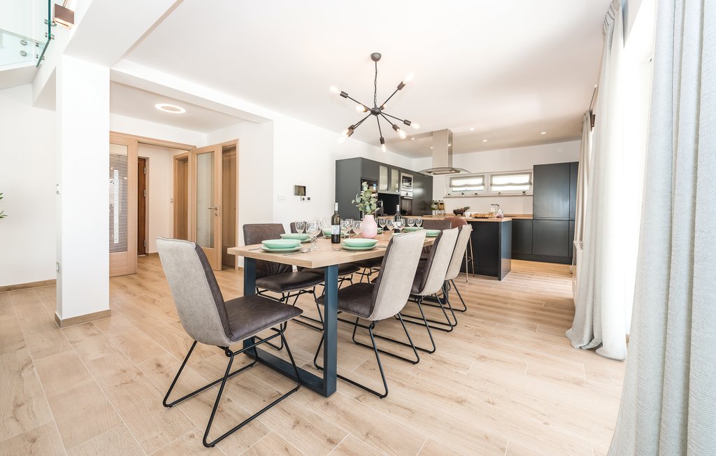 Semesterhus - Sibenik-Pirovac , Kroatien - CDJ655 4