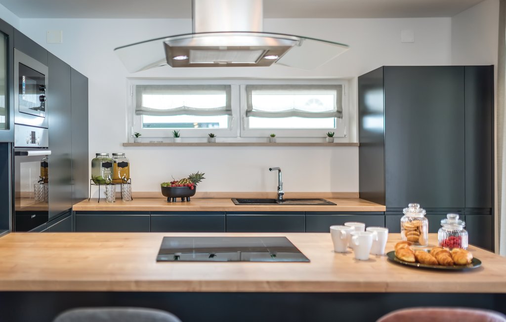 Semesterhus - Sibenik-Pirovac , Kroatien - CDJ655 28