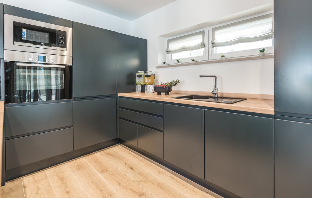 Semesterhus - Sibenik-Pirovac , Kroatien - CDJ655 26