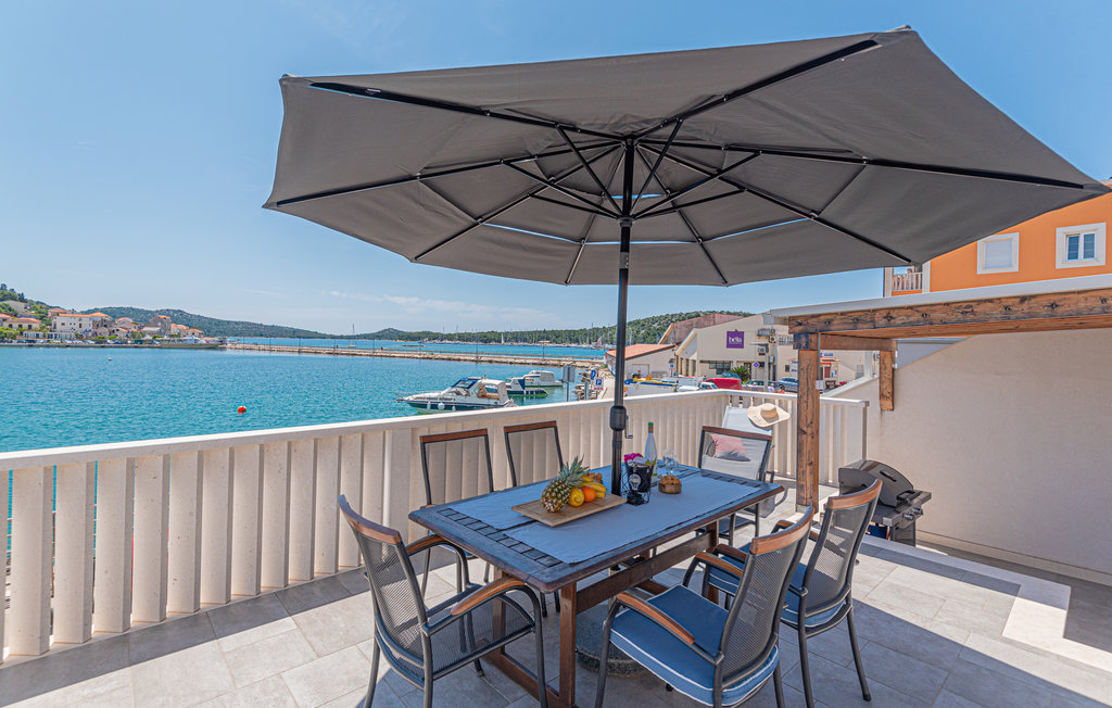 Semesterhus - Rogoznica , Kroatien - CDJ928 2