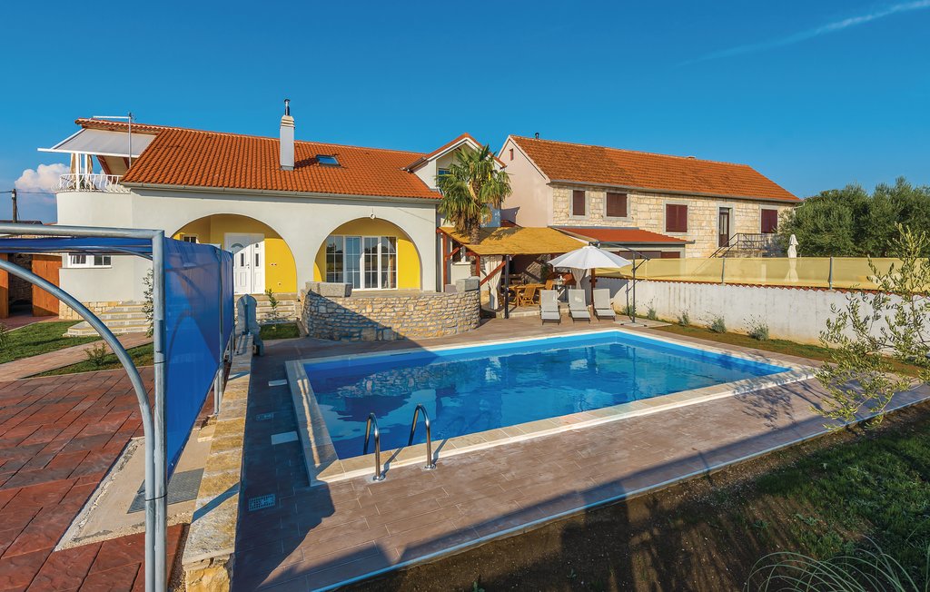 Feriehus - Sibenik-Oklaj , Kroatia - CDJ656 4