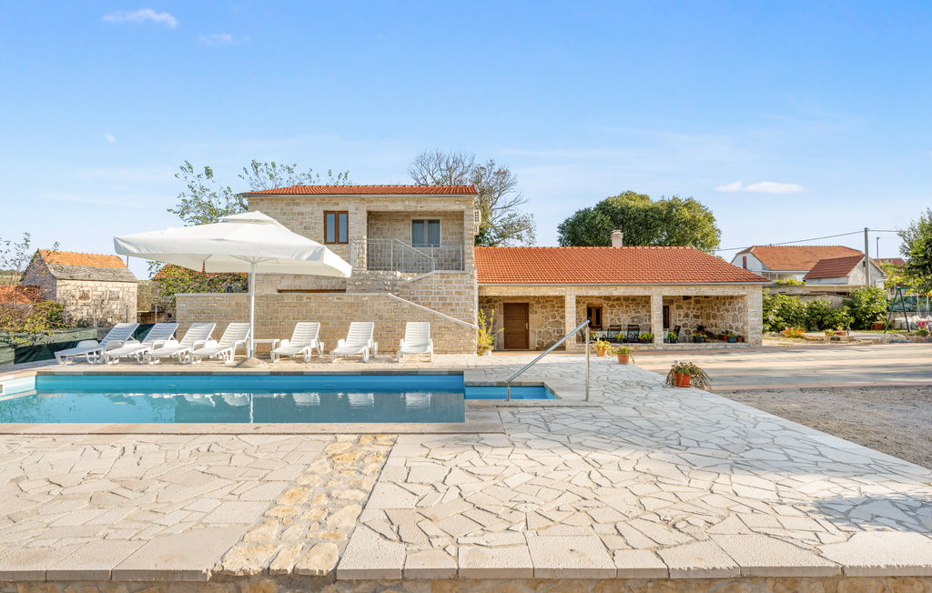 Feriehus - Sibenik-Unesic , Kroatia - CDJ743 7