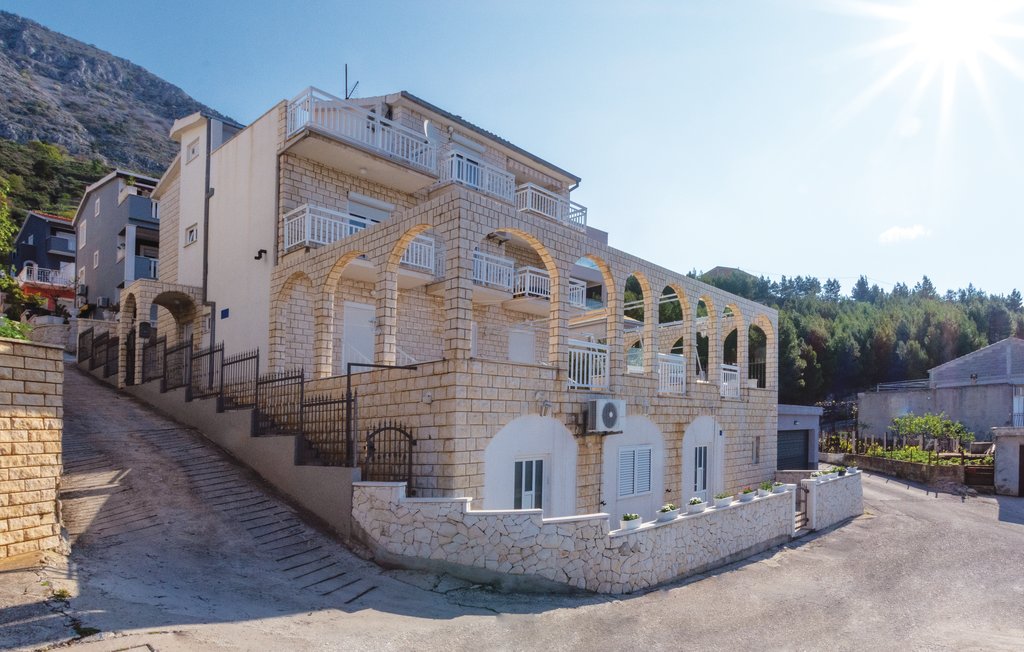 Holiday rental OmisStanici, Croatia CDM111 Novasol