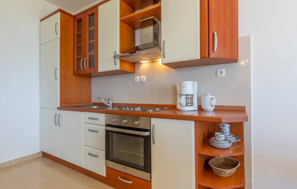 Semesterhus - Omis-Dugi Rat , Kroatien - CDM673 24