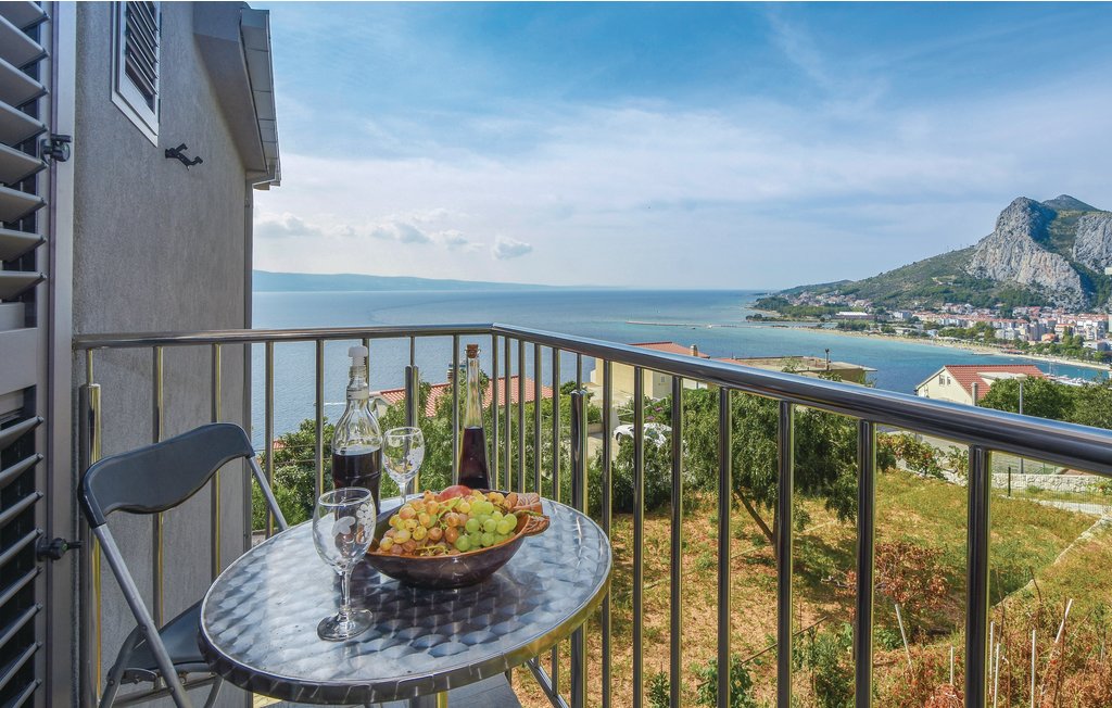 Semesterhus - Omis , Kroatien - CDT272 19