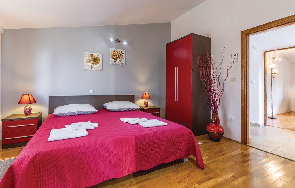 Feriehus - Krnica , Kroatia - CIK195 25