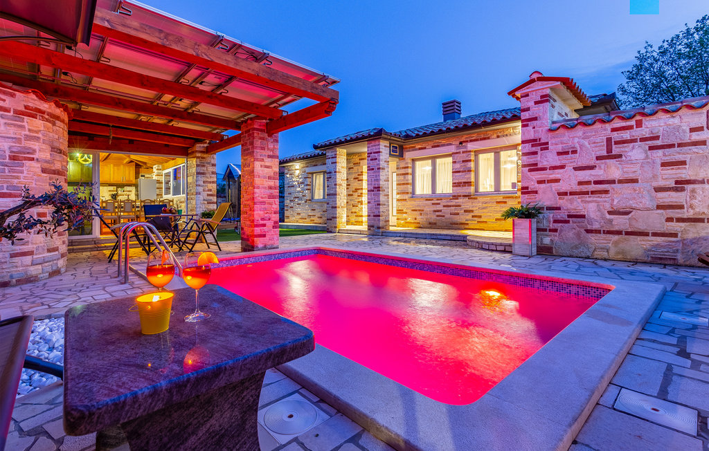 Semesterhus - Medulin , Kroatien - CIM379 1