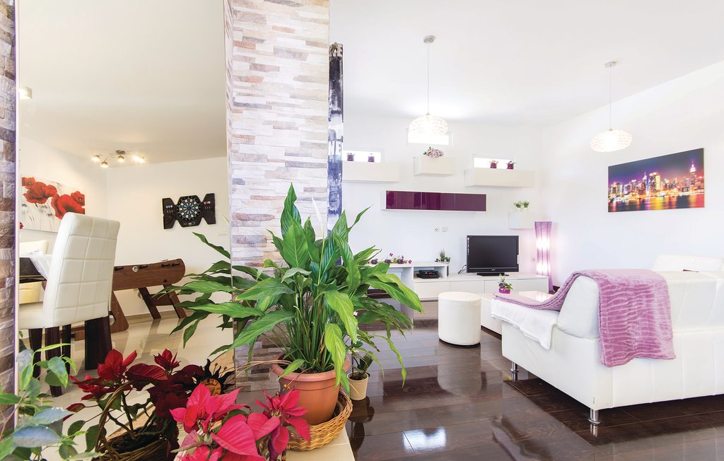 Semesterhus - Pula-Sisan , Kroatien - CIP899 26