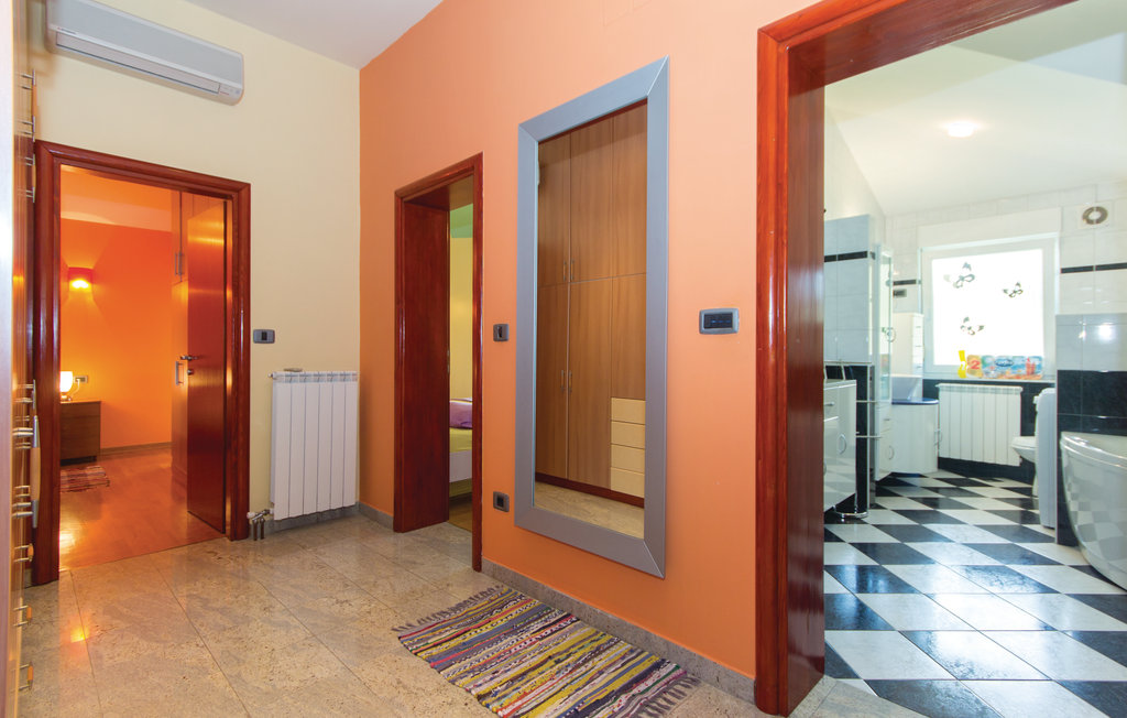 Feriehus - Pula , Kroatia - CIP700 42