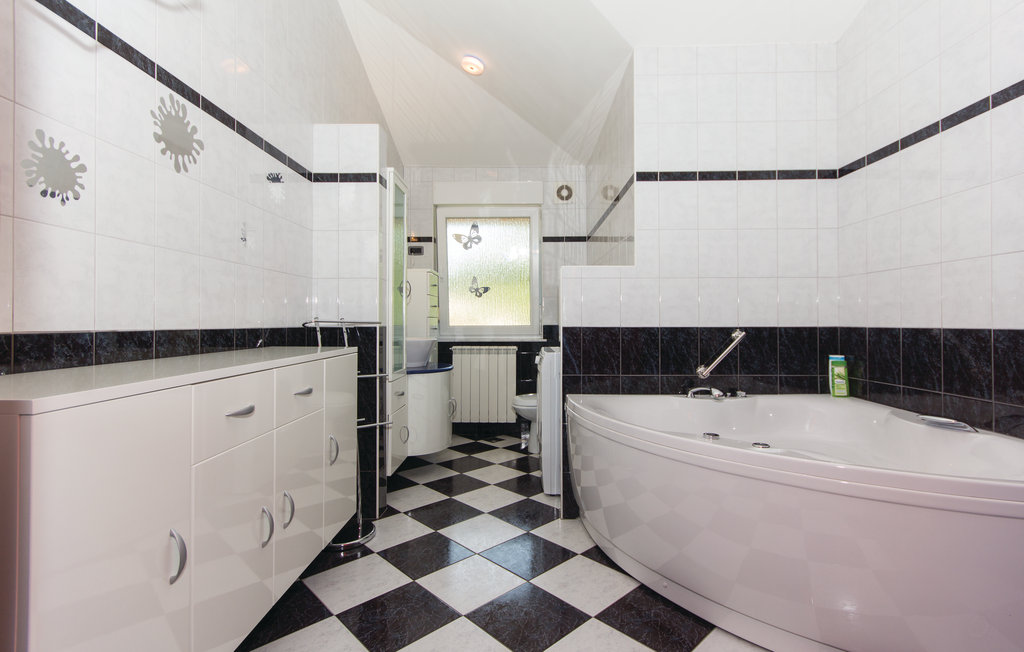 Feriehus - Pula , Kroatia - CIP700 53