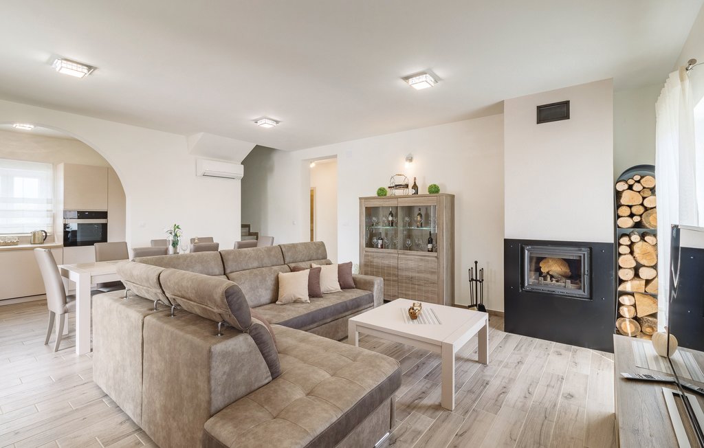 Semesterhus - Pula-Radeki Polje , Kroatien - CIR247 24