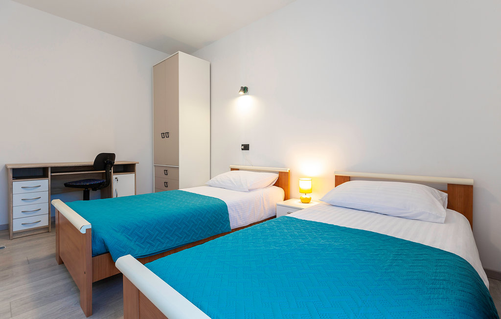 Feriehus - Pula , Kroatia - CIR392 57