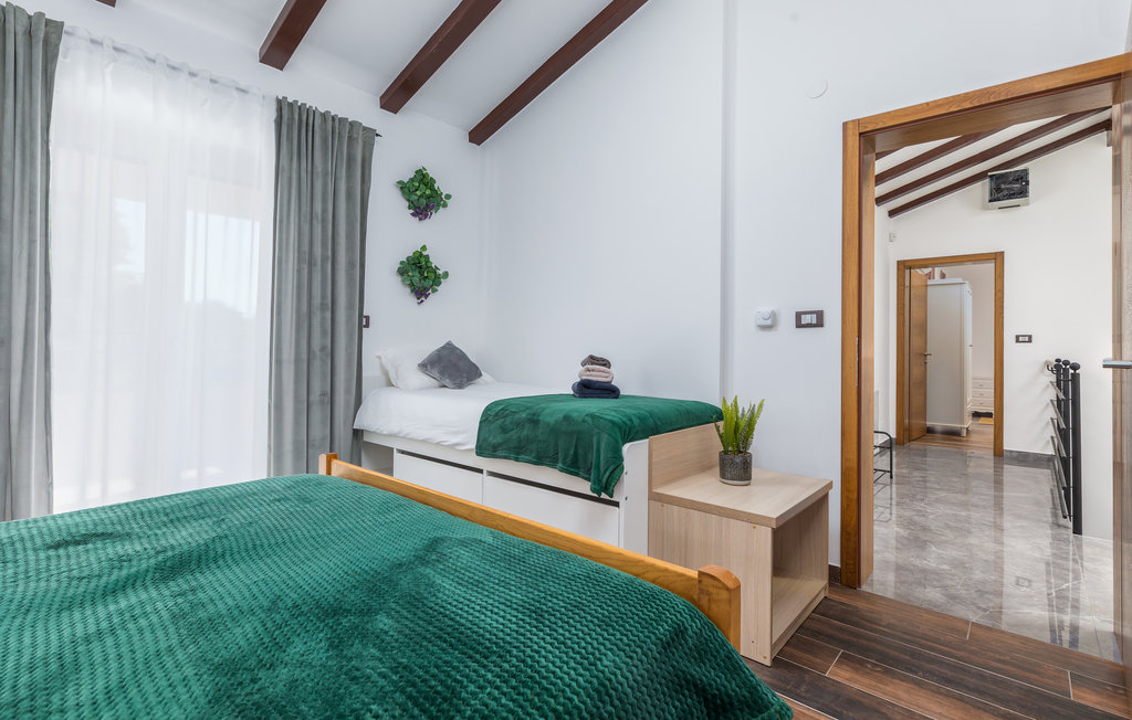 Feriehus - Pula , Kroatia - CIR559 45