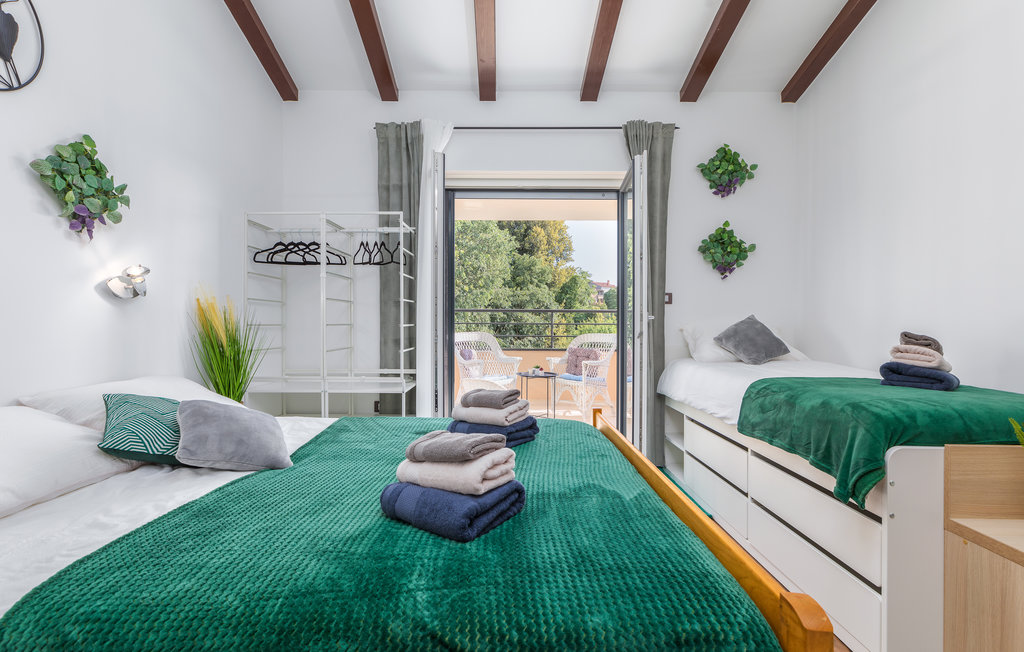 Feriehus - Pula , Kroatia - CIR559 46