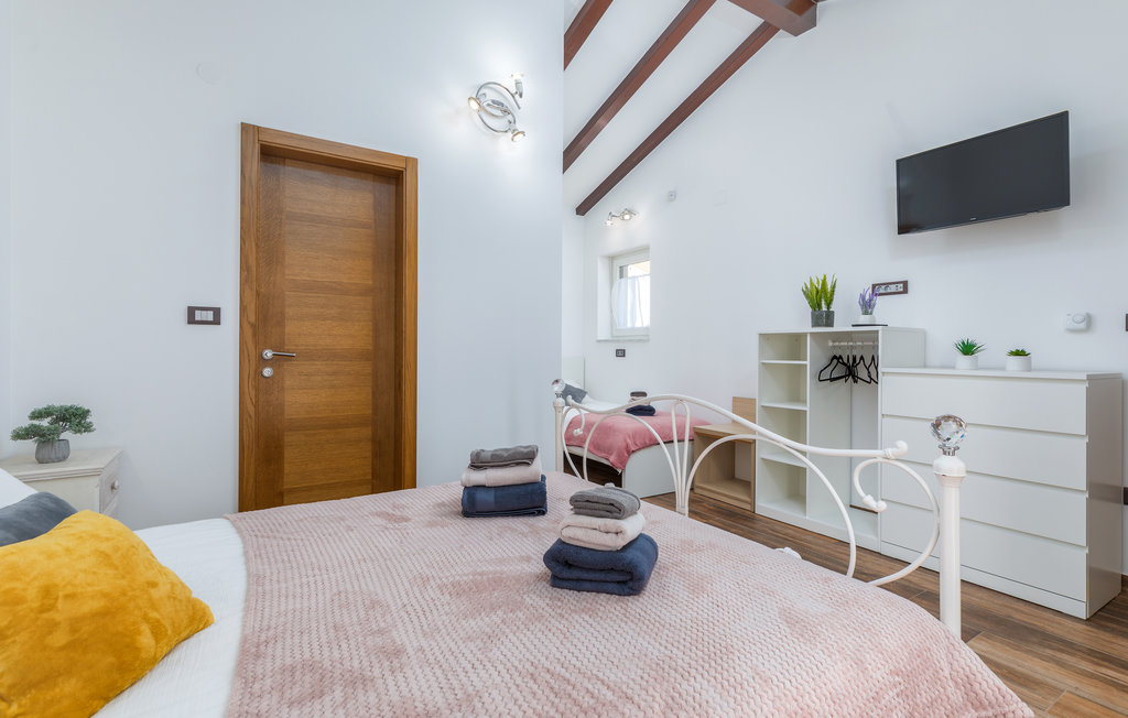 Feriehus - Pula , Kroatia - CIR559 42