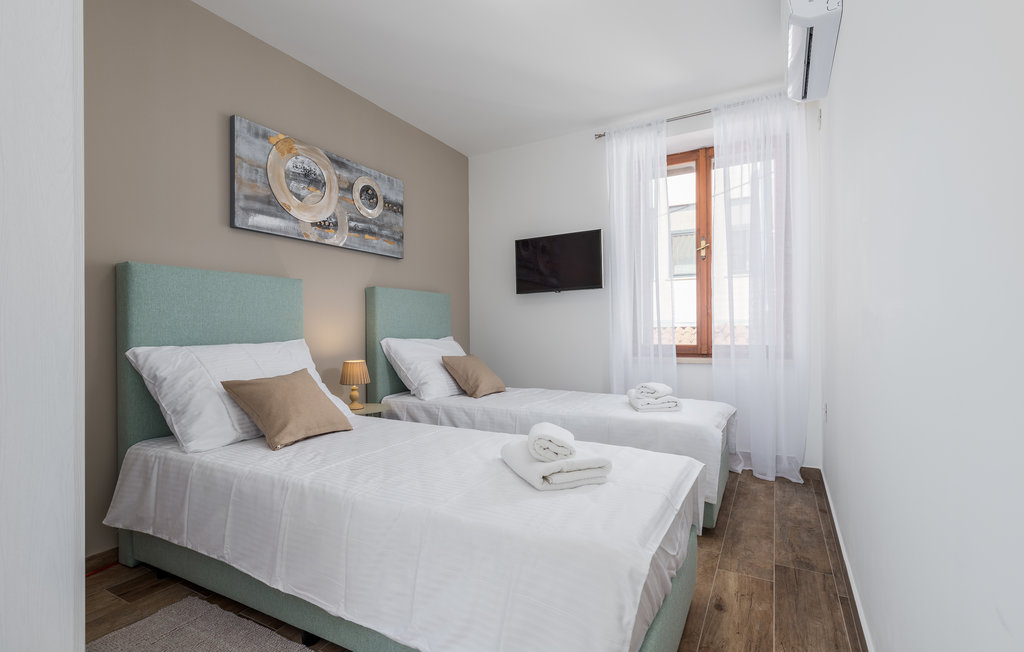 Ferienhaus - Pula-Valtura , Kroatien - CIR385 44