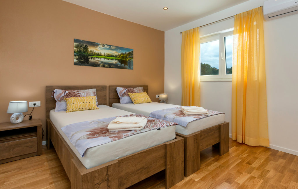 Feriehus - Pula-Stinjan , Kroatia - CIR379 31