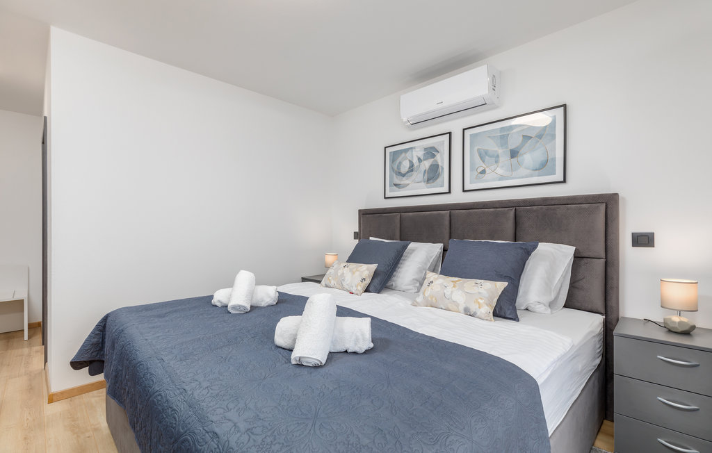 Feriehus - Pula , Kroatia - CIR392 47