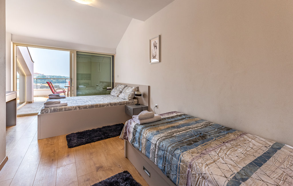 Lejlighed - Pula-Pjescana Uvala , Kroatien - CIR588 22