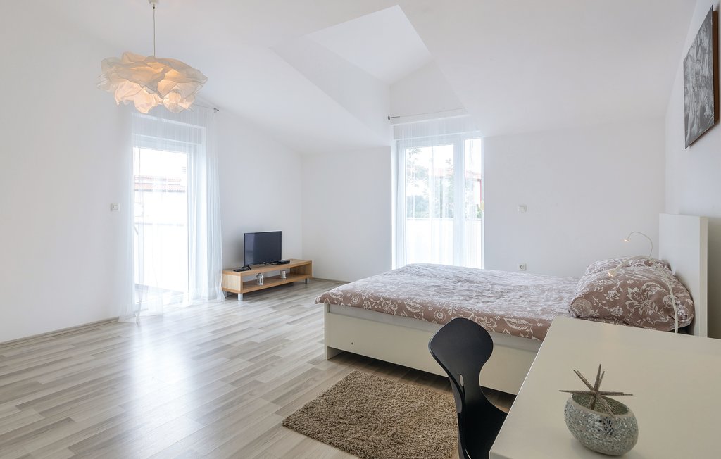 Feriehuse - Pula , Kroatien - CIR234 22