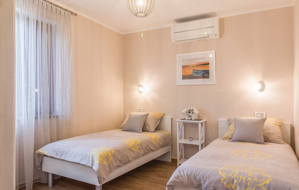 Ferienhaus - Pula-Valtura , Kroatien - CIR246 30