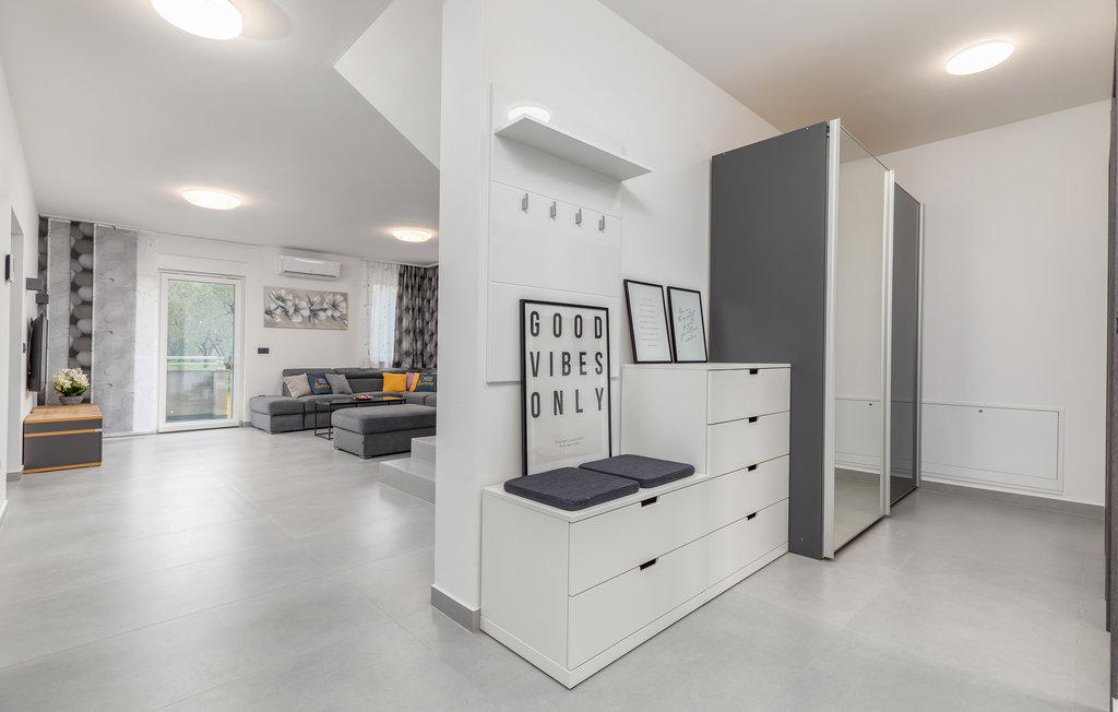 Feriehus - Pula , Kroatia - CIR392 43