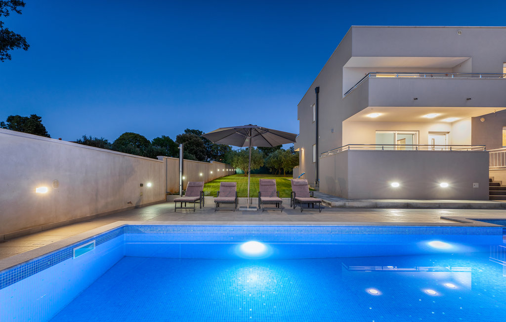 Feriehus - Pula , Kroatia - CIR392 24