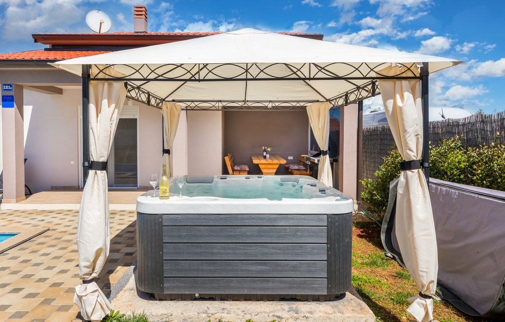 Semesterhus - Pula , Kroatien - CIR223 10