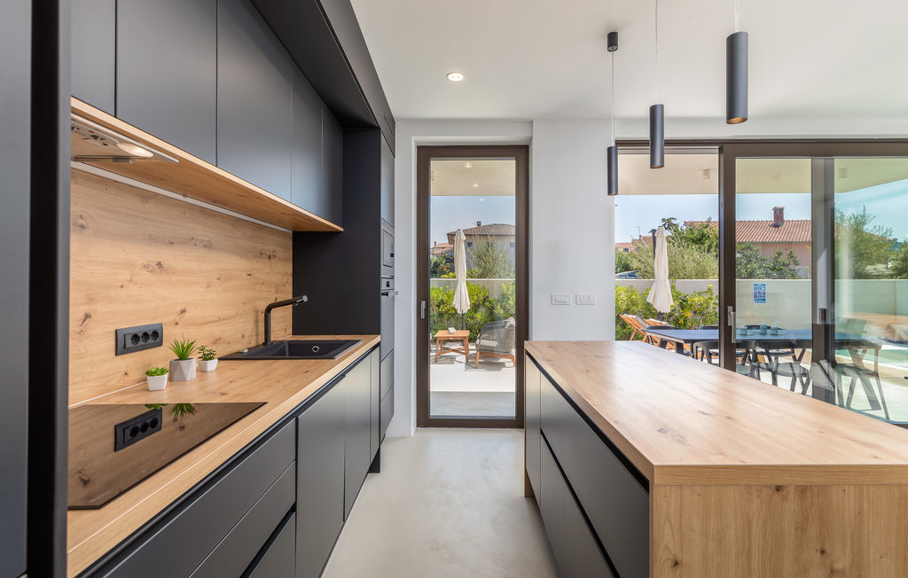 Feriehus - Pula , Kroatia - CIR497 24