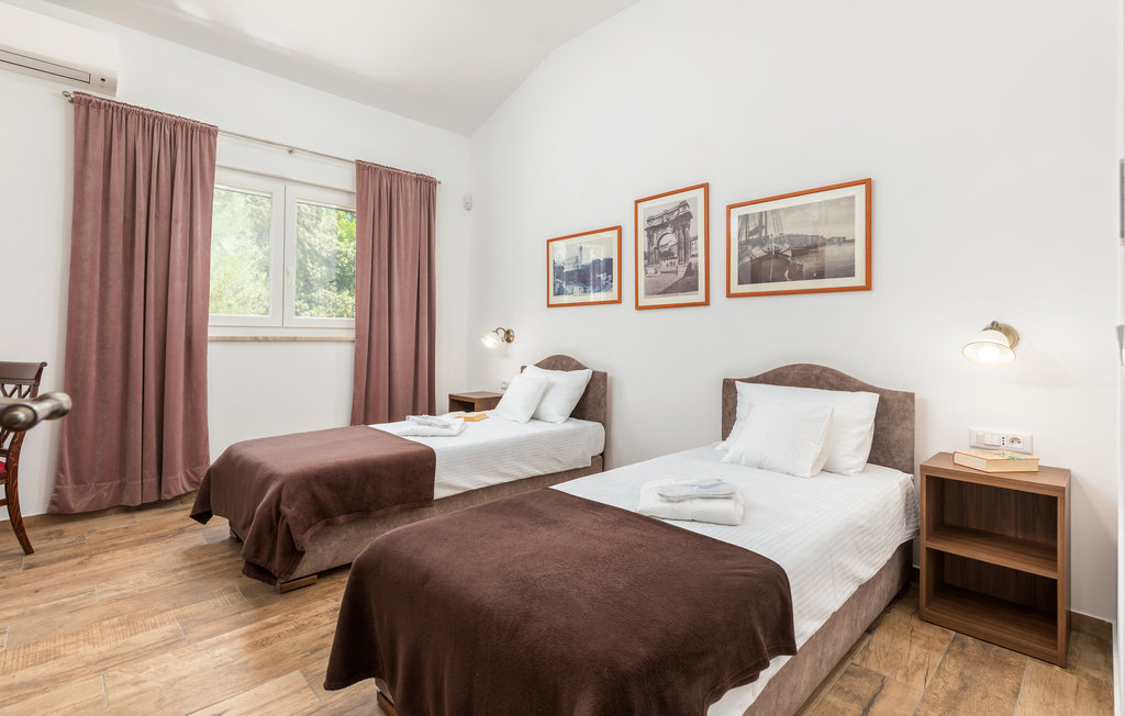 Feriehuse - Pula , Kroatien - CIR651 19