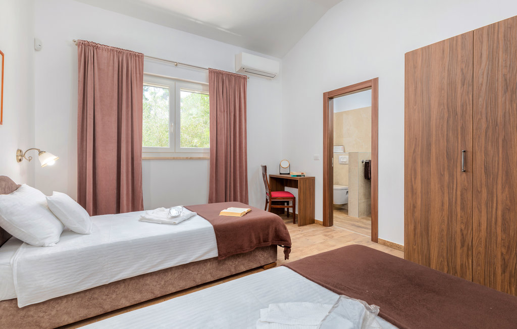 Feriehuse - Pula , Kroatien - CIR651 21