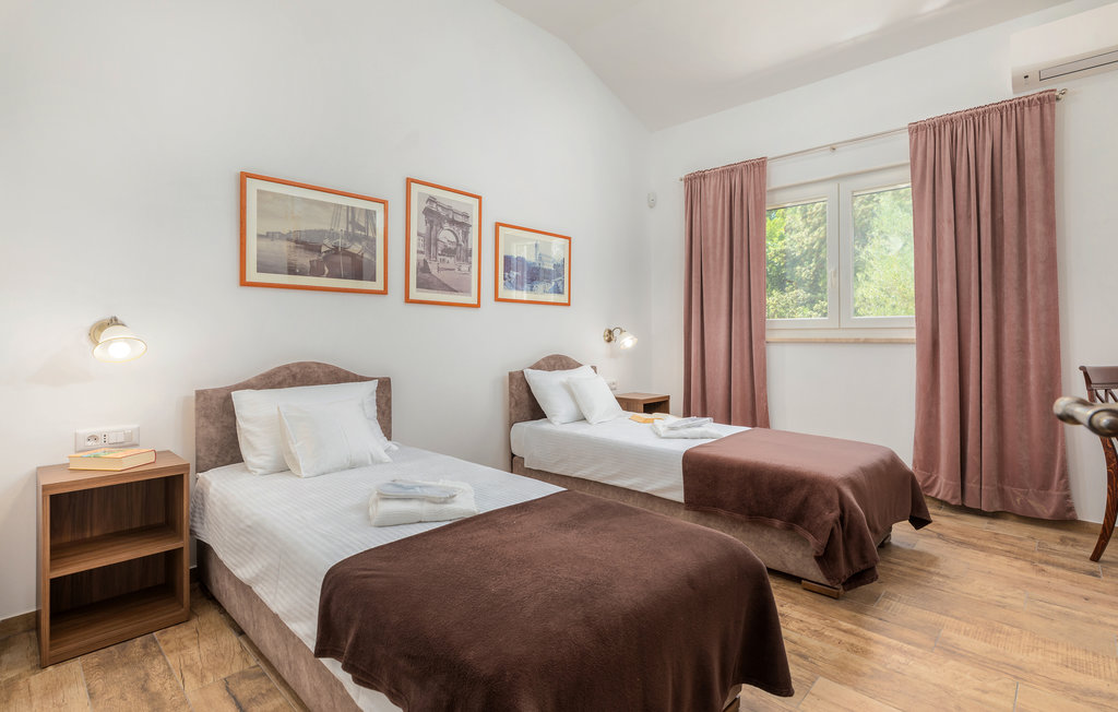 Feriehuse - Pula , Kroatien - CIR651 20