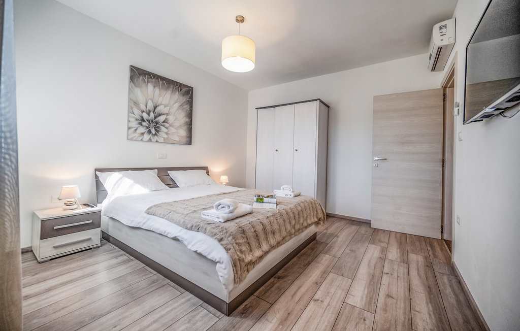 Feriehus - Pula , Kroatia - CIR585 33