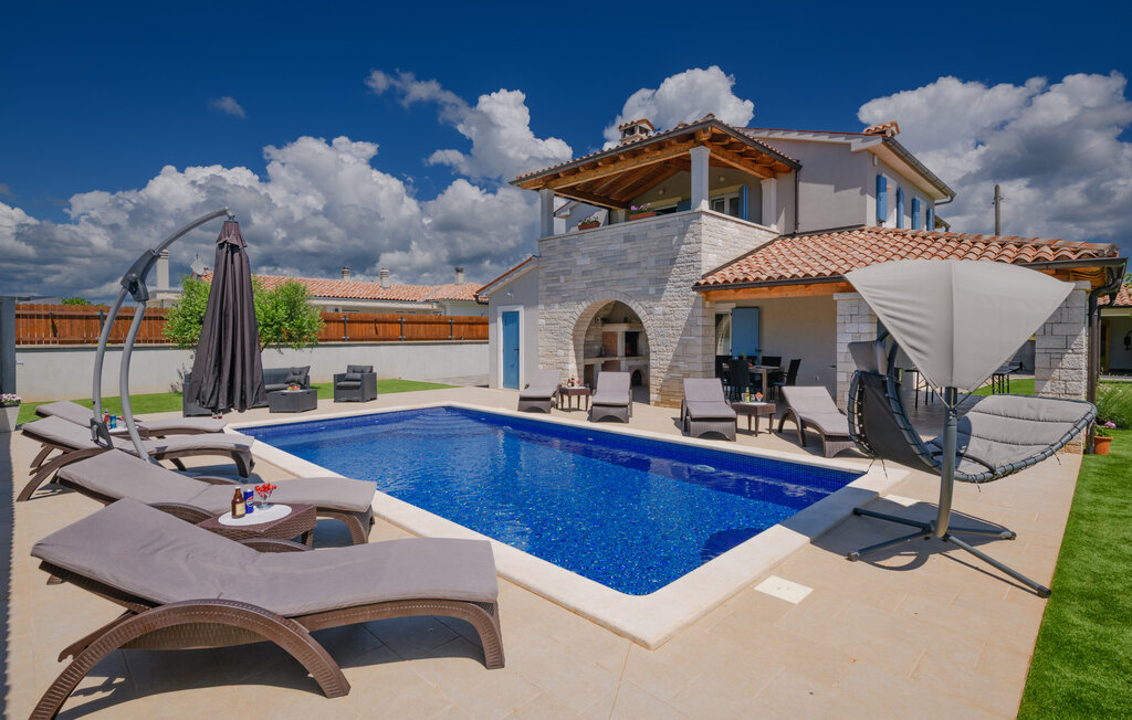 Semesterhus - Pula-Radeki Polje , Kroatien - CIR247 1