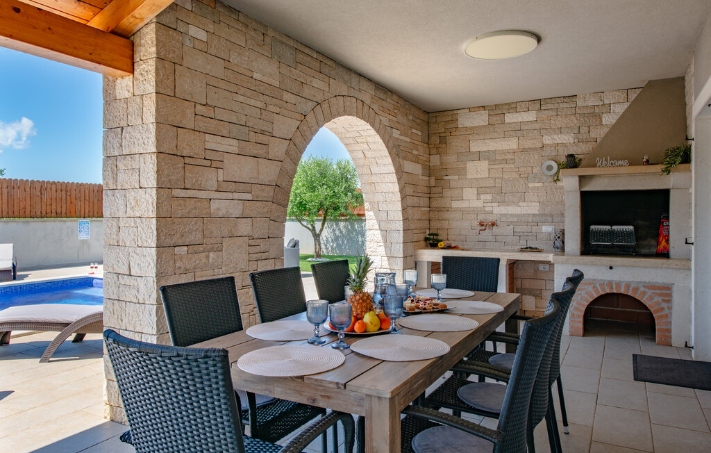 Semesterhus - Pula-Radeki Polje , Kroatien - CIR247 15