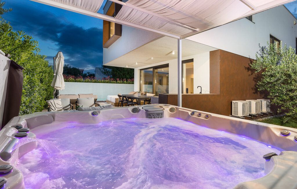 Feriehus - Pula , Kroatia - CIR497 9