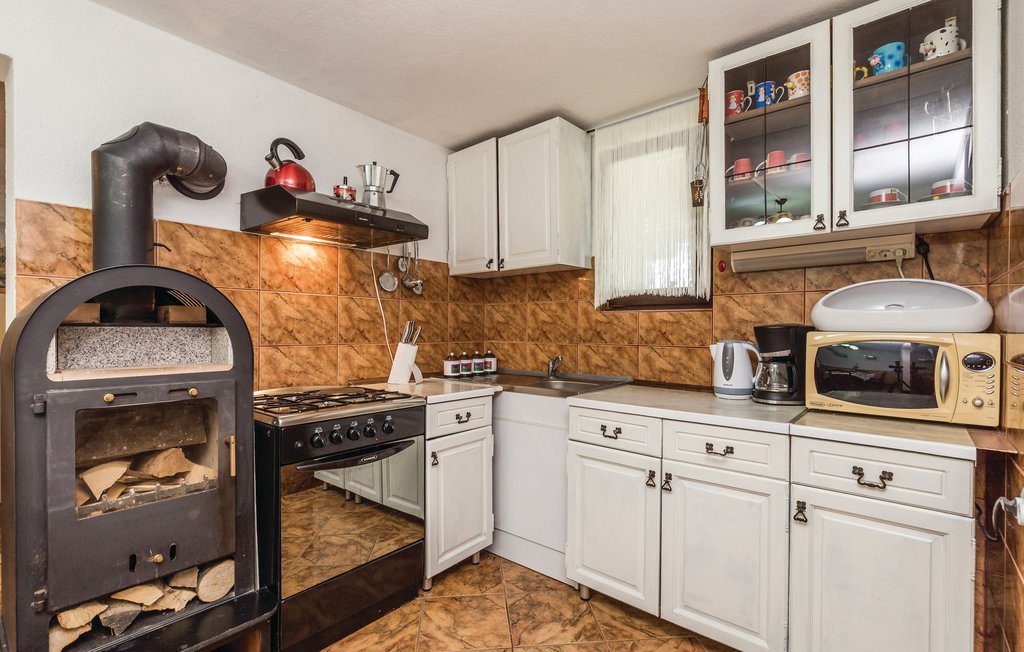 Semesterhus - Plitvicka jezera-Plaski , Kroatien - CKB275 29