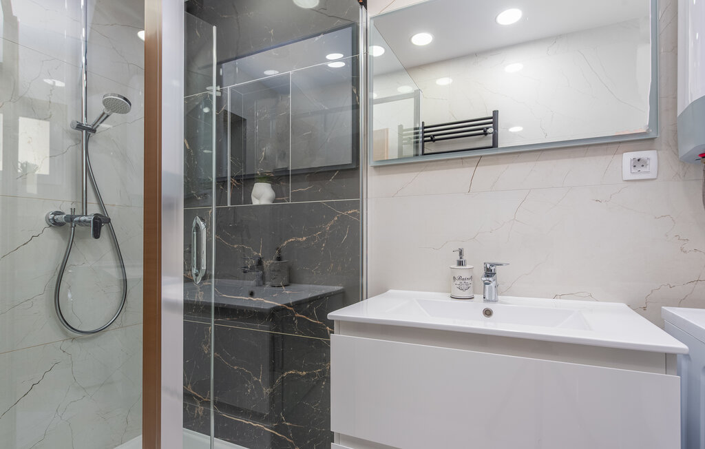 
Holiday rental - Pag - Metajna , Croatia - CKD050 18