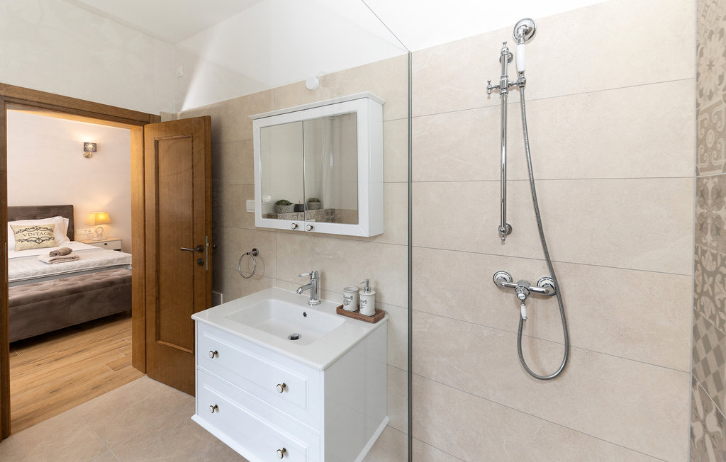 Ferienhaus - Novi Vinodolski - Bribir , Kroatien - CKN685 50